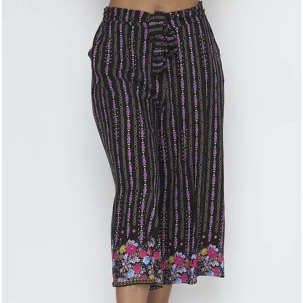 Bohemian Diamond & Floral Print Palazzo Capri Pants